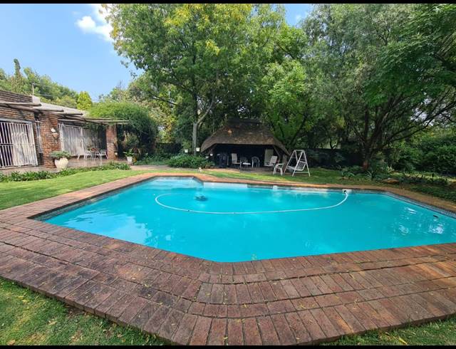2HA SMALLHOLDING FOR SALE IN MOOILANDE